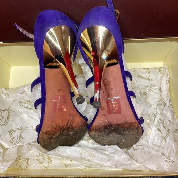 Luxury Rebel Suede Stiletto Pumps  , Size 8.0 - Picture 5 of 6